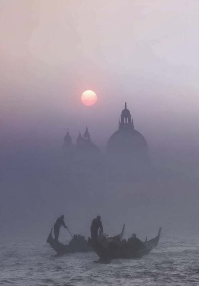 Santa Maria de la Salute im Nebel