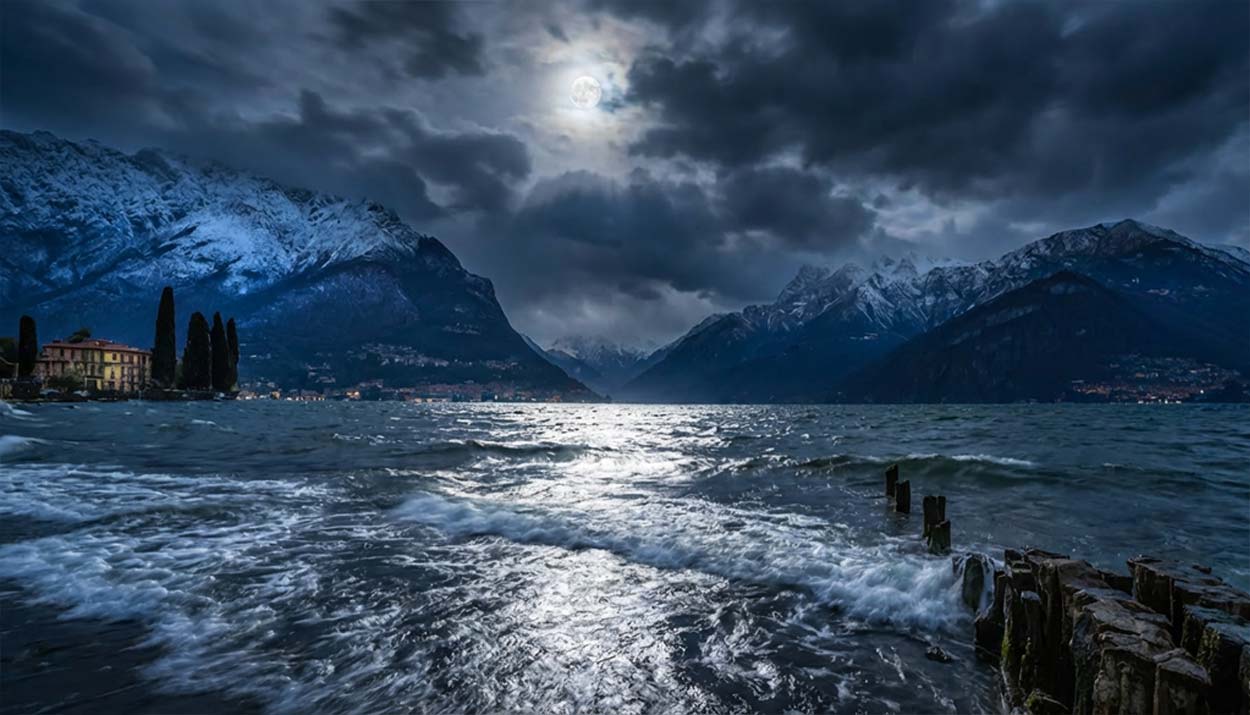 Das Licht auf dem silbernen Wasser